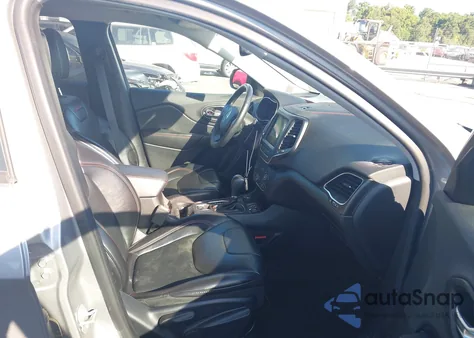 2019 Jeep Cherokee Trailhawk 4X4 z USA, uszkodzony, nr VIN 1C4PJMBX3KD385398